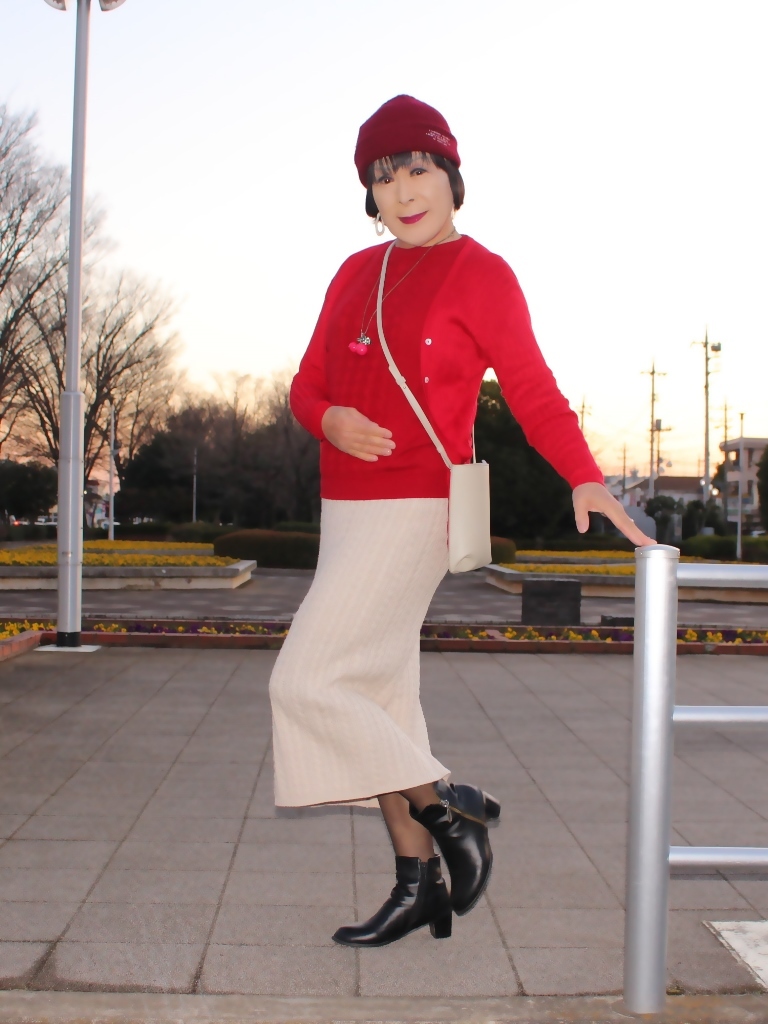 赤セーターニットロングスカート(5)