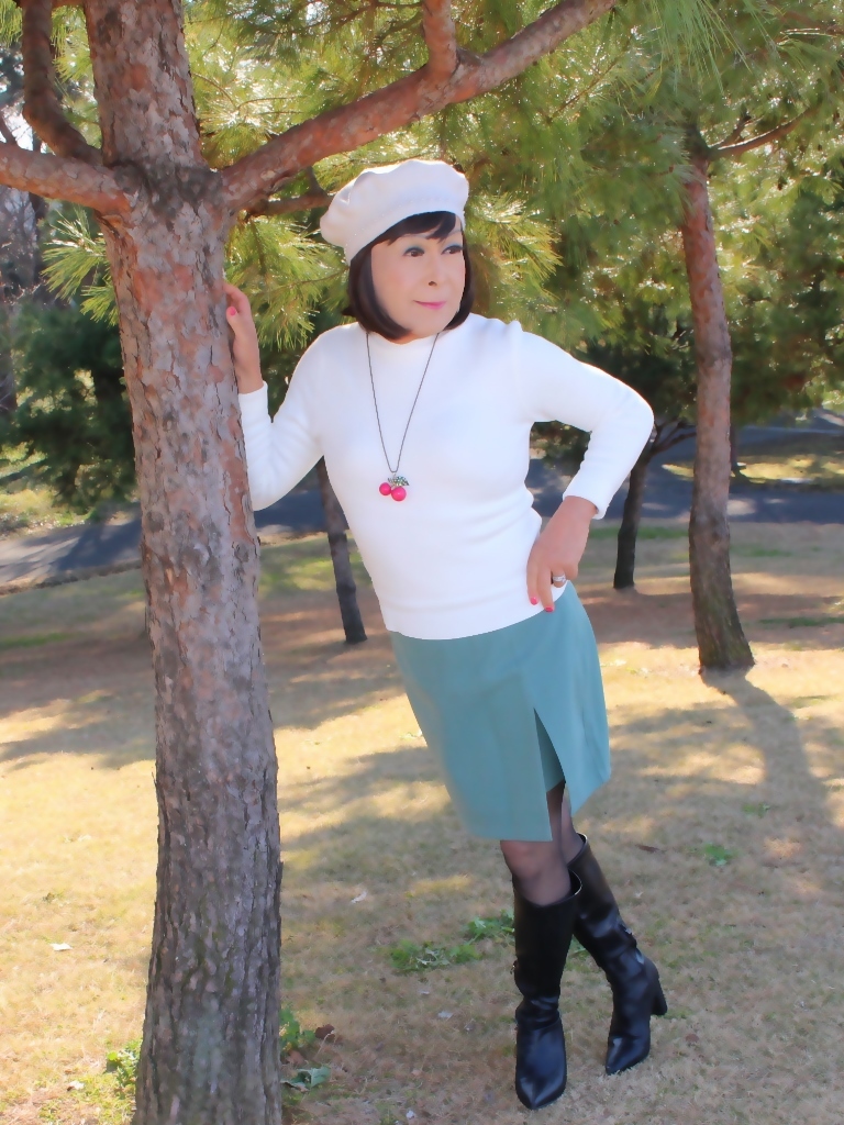 白セーター薄緑スカートB(2)