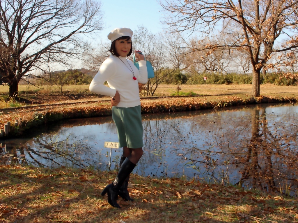 白セーター薄緑スカートB(9)
